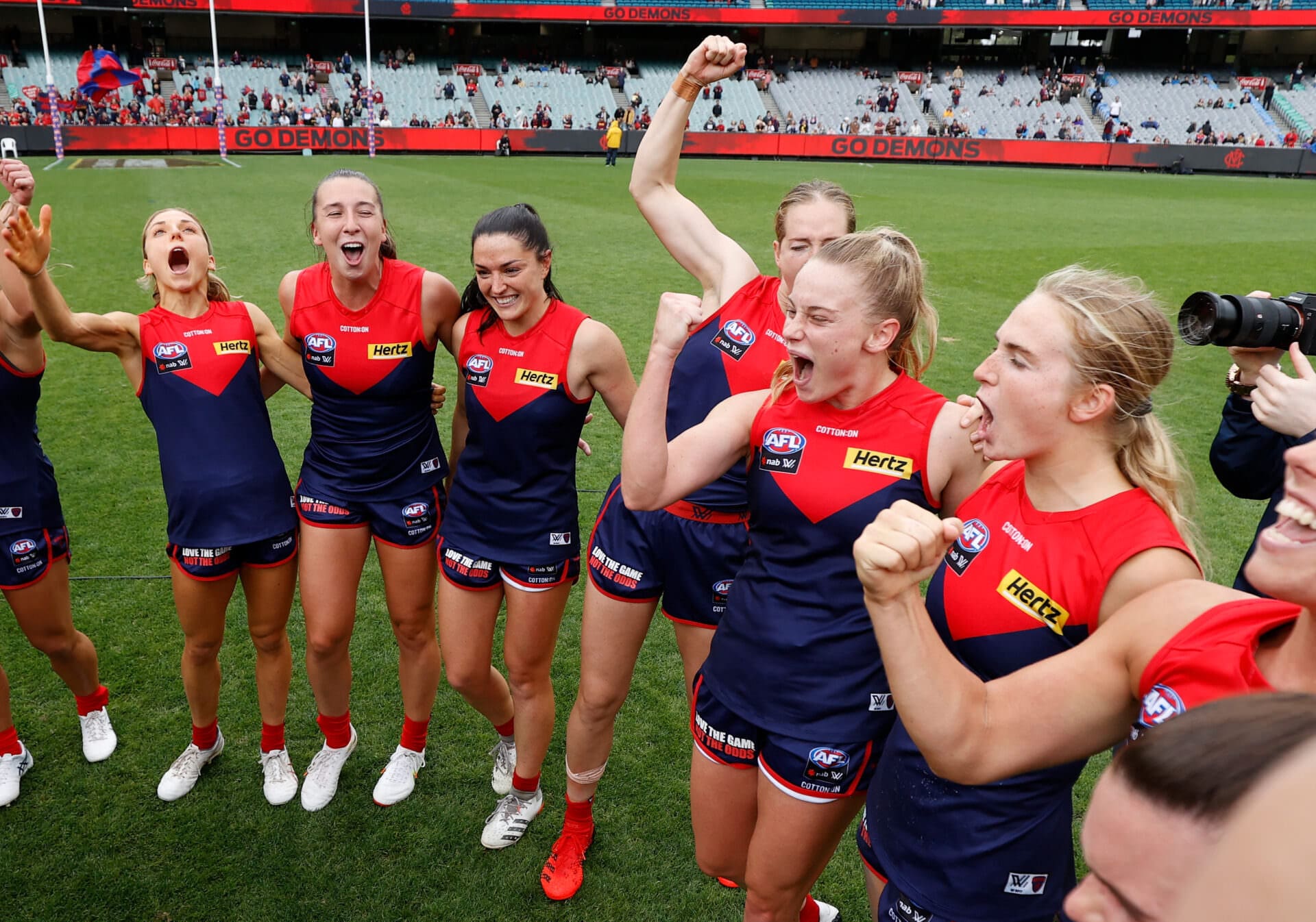 Melbourne lock in AFLW coach until 2024 AFL News Zero Hanger