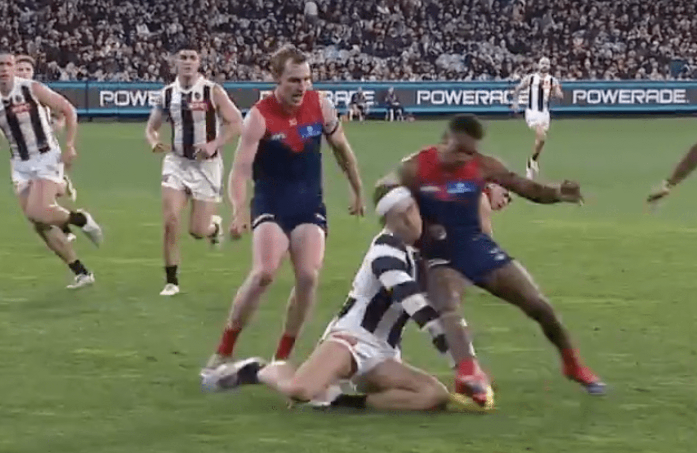 AFL Tribunal: Kysaiah Pickett learns fate for bump on Collingwood captain -  AFL News - Zero Hanger